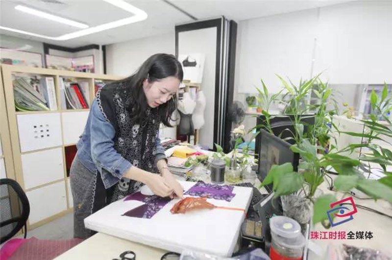 你是否在寻找沈河区梁路内衣店的确切位置?本文将带你深入了解这家门店的具体方位,帮助你在繁忙的都市中轻松找到它。